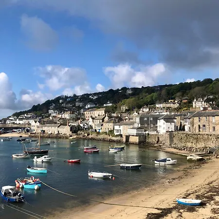 Holiday home Janies Cottage~ Mousehole~eclectic Interiors & Vintage Charm *