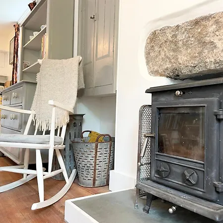 Janies Cottage~ Mousehole~eclectic Interiors & Vintage Charm *